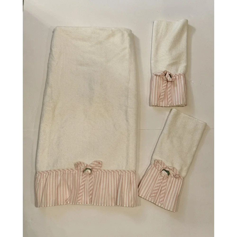 Vintage AVANTI Rosebud pink white striped ruffled bath towel plus 2 wash cloths